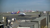 UNITED AIRLINES 737-800 NEWARK AIRPORT