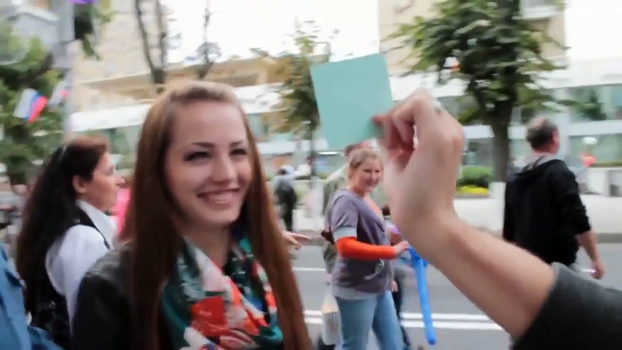 Как развести КРАСОТОК на поцелуй//Magic Kiss Prank // Magischer Kuss Prank