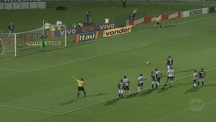 Chapecoense atropela Palmeiras e tira o clube paulista do G4