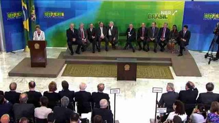 Rousseff abre una nueva etapa en su mandato con diez nuevos ministros