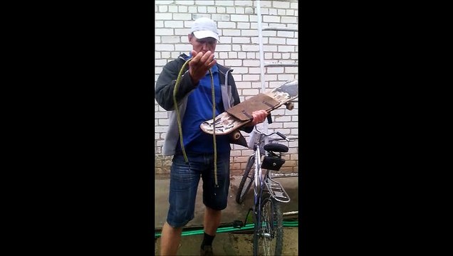 comment lier la skete ala moto