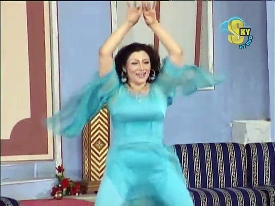 Mujhay Pyar Sab Se Zara Khushboo Mujra