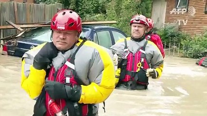 Download Video: Etats-Unis: 11 morts dans les inondations en Caroline du Sud