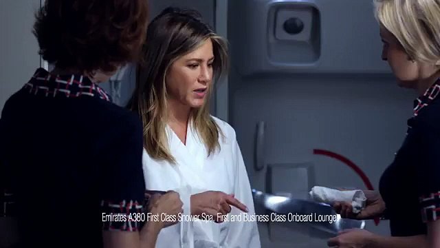 Jennifer Aniston tacle American Airlines pour Emirates