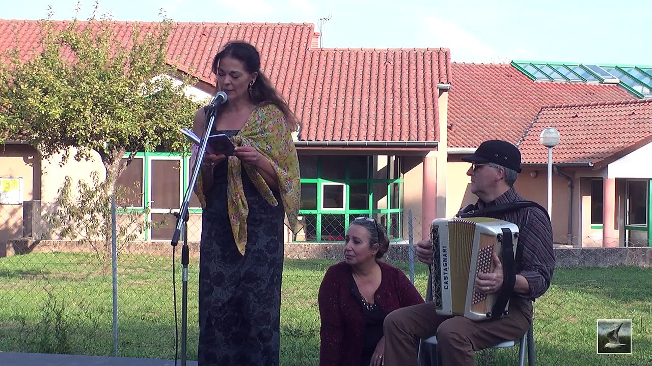 La jeune fille, le vieil homme et les graines