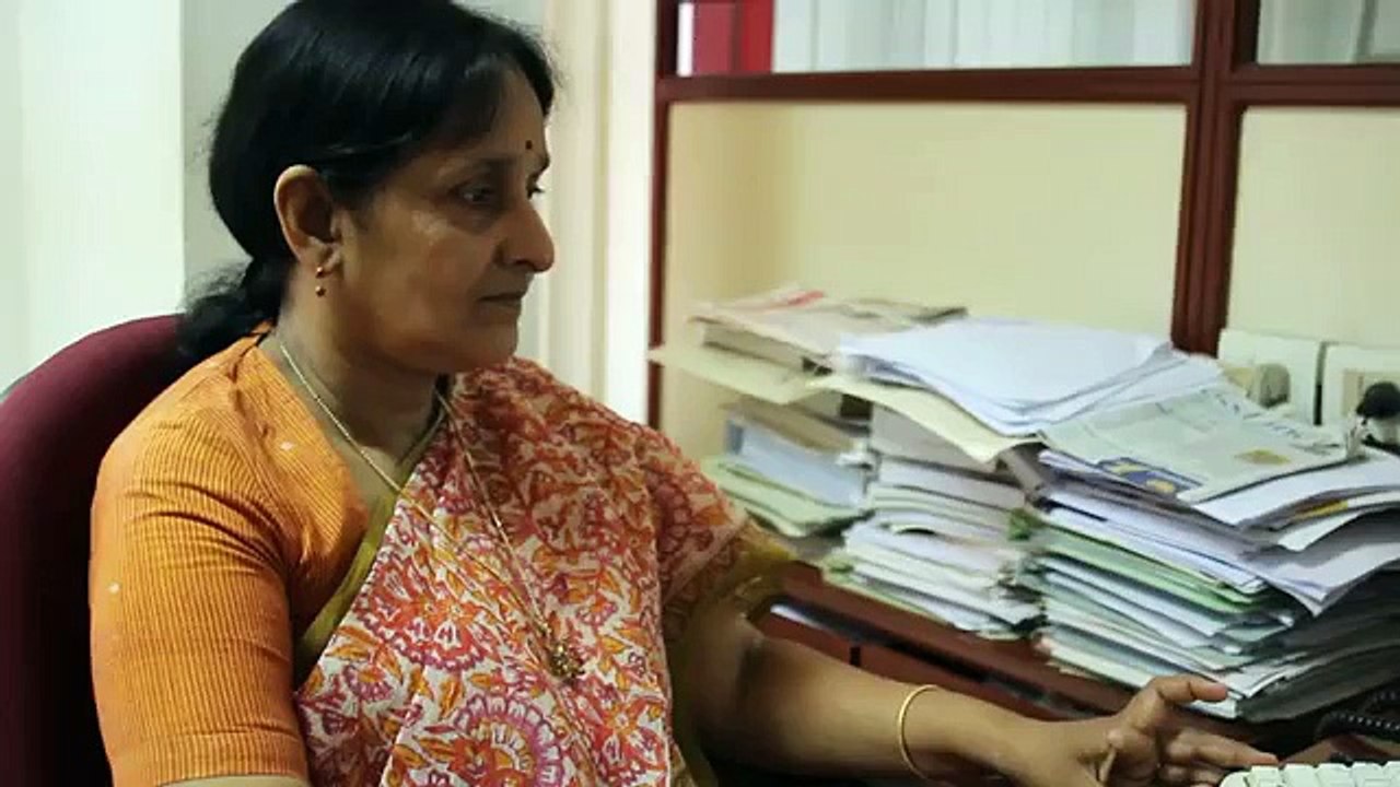 SCMS-ites saluting their Faculty Members on their Convocation Day