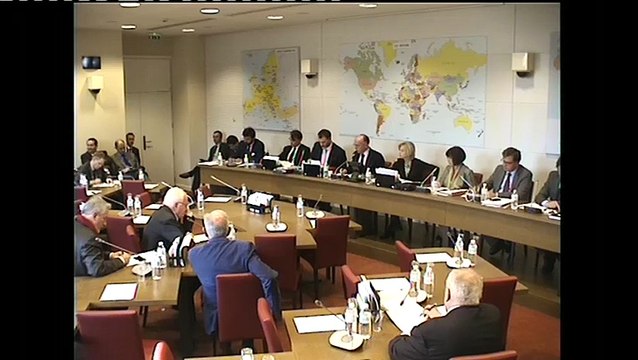 Commission des affaires étrangères et commission des affaires européennes : M. Bernard Cazeneuve, ministre, sur les ques