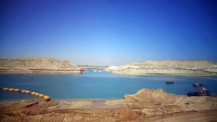 مشهد عام لقناة الاتصال بالكيلو84 بقناة السويس الجديدة مايو 2015