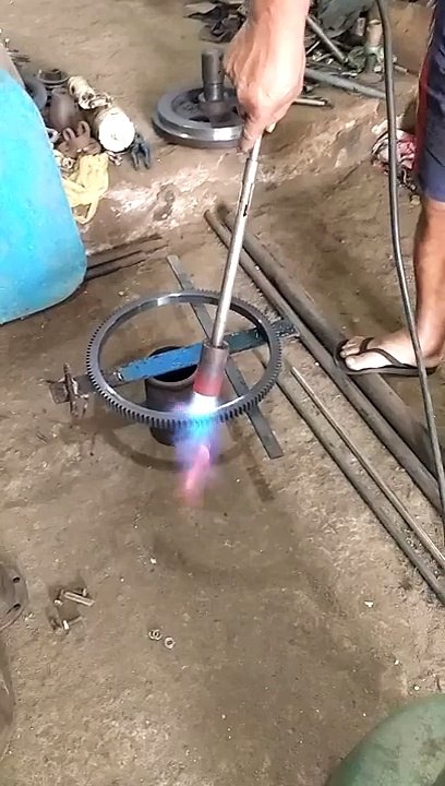 colocando cremalheira volante motor dieezel macarico e queimador super forte sem forja