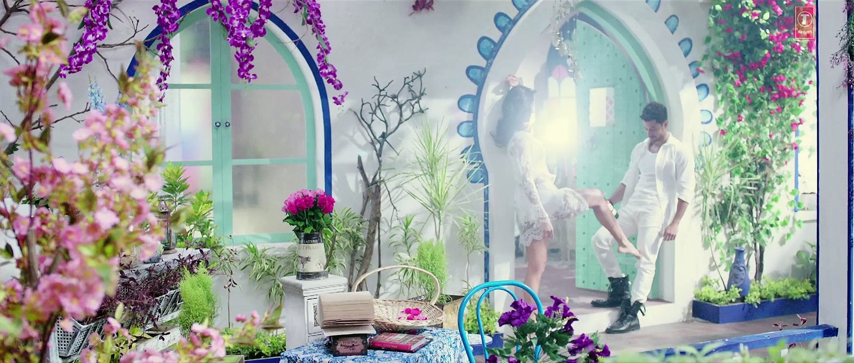 Iss Qadar Pyar Hai FULL VIDEO Song - Ankit Tiwari - Bhaag Johnny