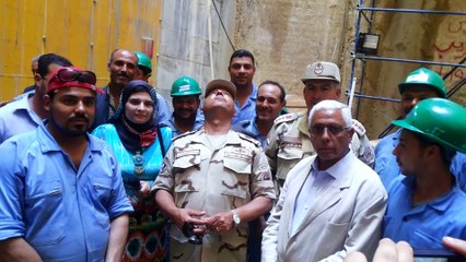 شاهد اللواء كامل الوزير تحت عمق 120متر أسفل قناة السويس الجديدة مايو 2015