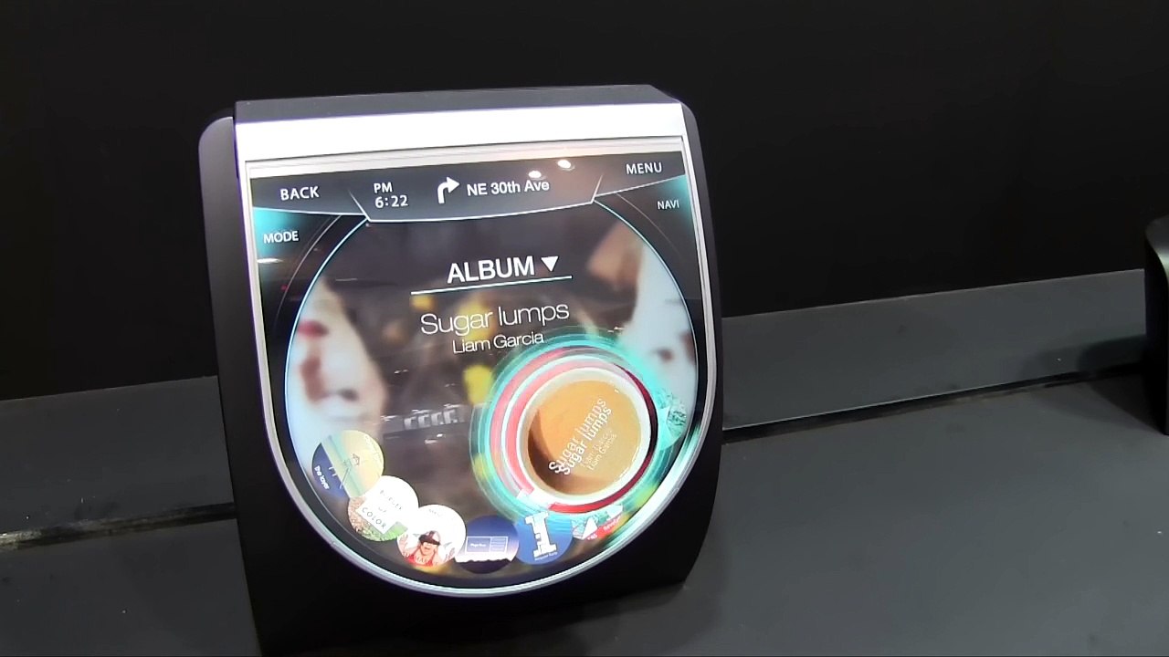 Sharp : des écrans à forme libre pour des smartphones circulaires ?