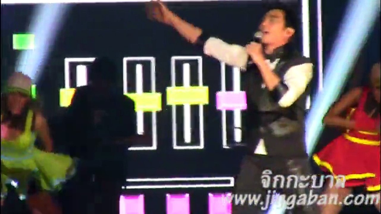 เหลวไหล, ฮัลโหล, Hello, หัวใจลัดฟ้า - Mos เมืองไทยประกันภัย Love Actually Charity Concert