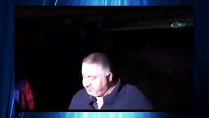 Aracı suya gömülen vatandaş gülme krizine girdi