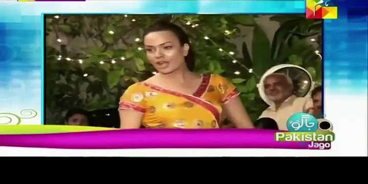 Actress Sadia imam dancing on her brother mehendi function