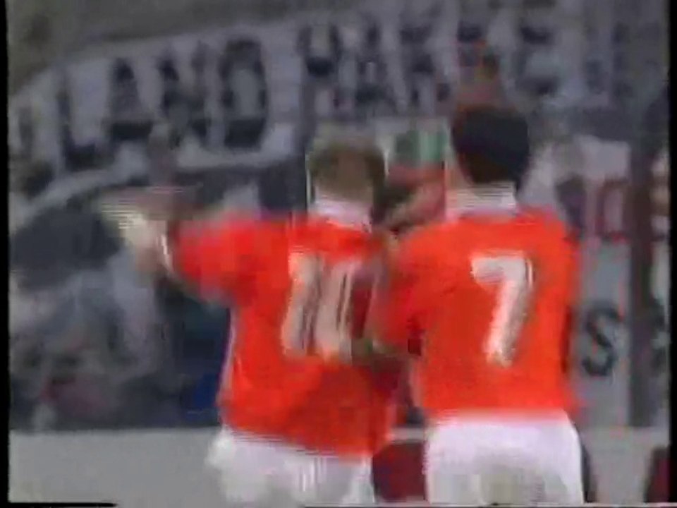 Holland vs. England; Koeman & Burgcamp, bagging '3 Lions' World Cup qualifier 1993
