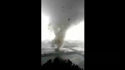 Nature at its worst - Typhoon Mujigae unleashes tornadoes across southern China
