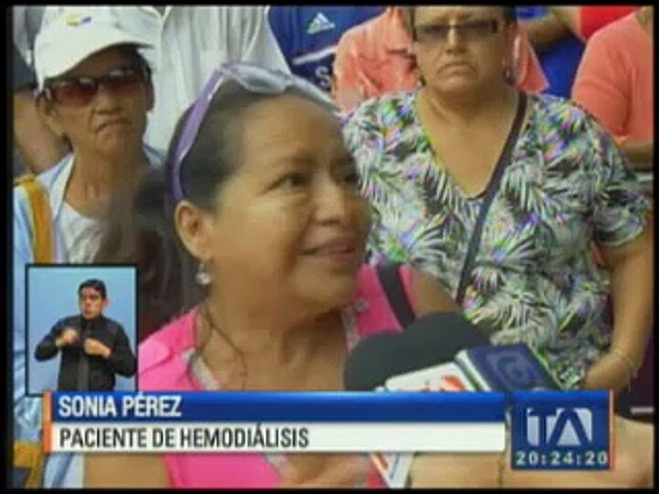 Pacientes de hemodiálisis protestaron en edificio del Sector Social