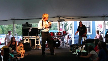 Gene Hodge sings 'Big Hunk Of Love' Elvis Week 2015