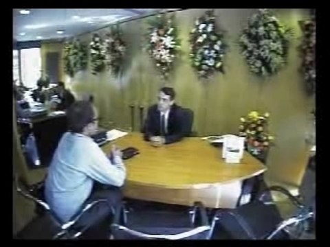 Caméra cachée aux pompes funèbres