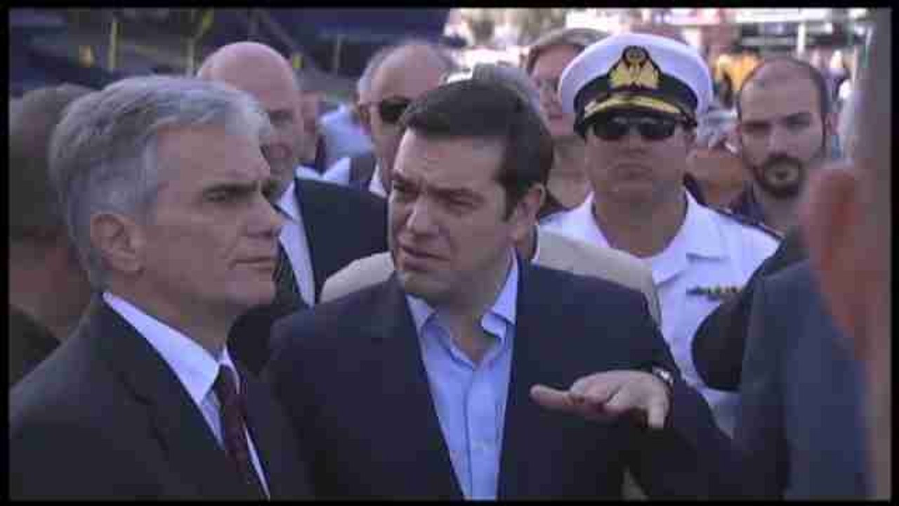 Los mandatarios de Grecia y Austria visitan Lesbos, foco de la crisis de refugiados