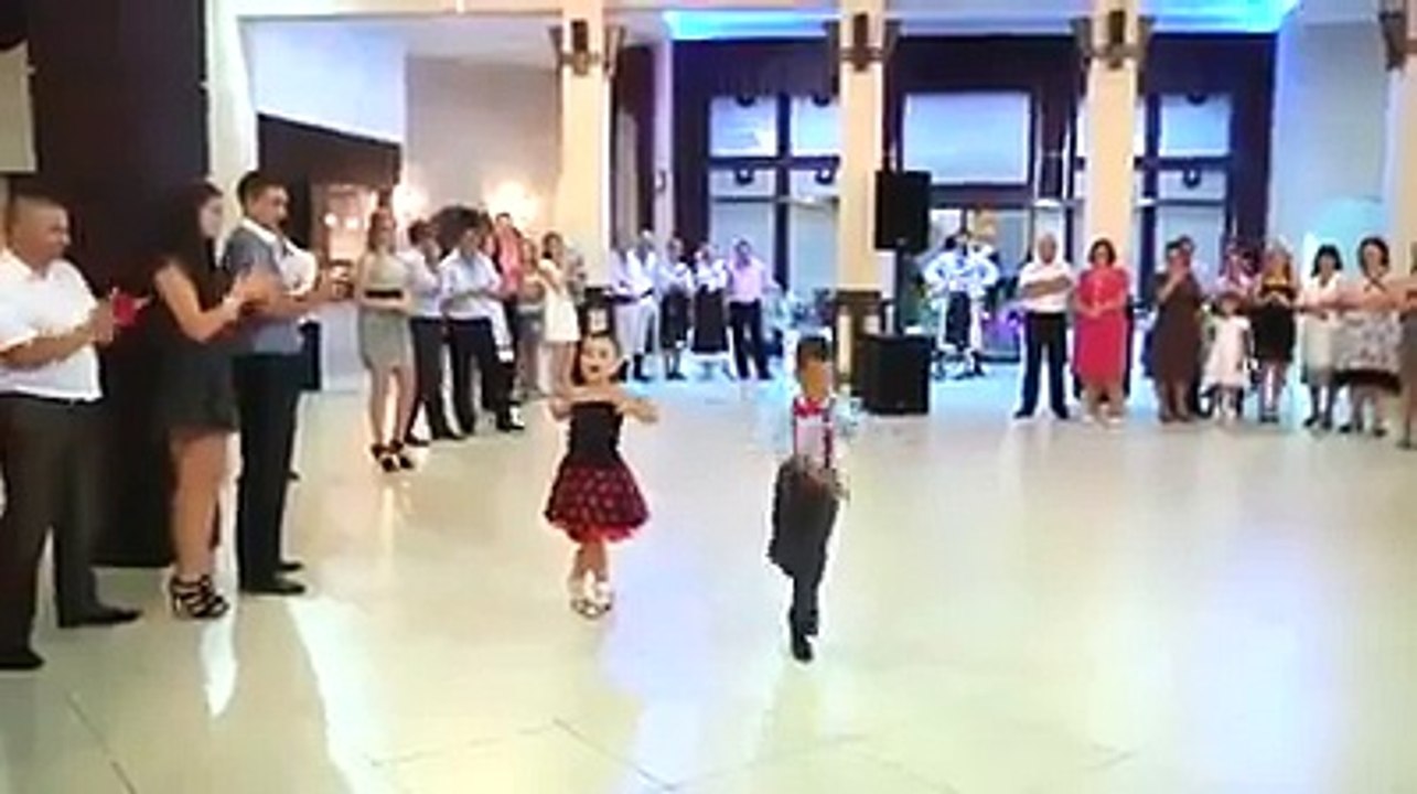 two baby dancer