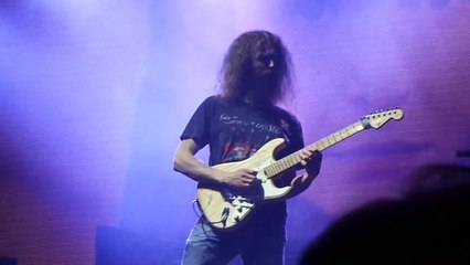 Guthrie Govan solo