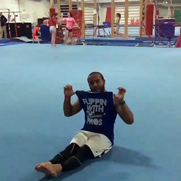 Cool Jumping Guy - VideosMunch