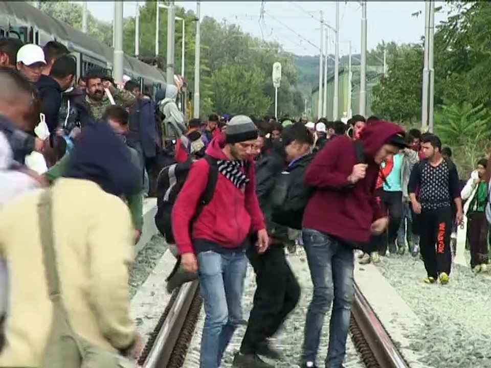 Réfugiés: l'UE tend la main à la Turquie en échange de nouveaux camps (2)