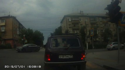 Je passe devant, et je passe derrière.