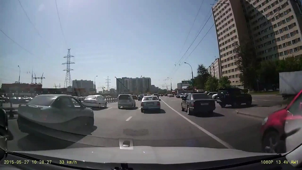 Tu m'aides à me mettre sur 2 roues, je suis cascadeur.