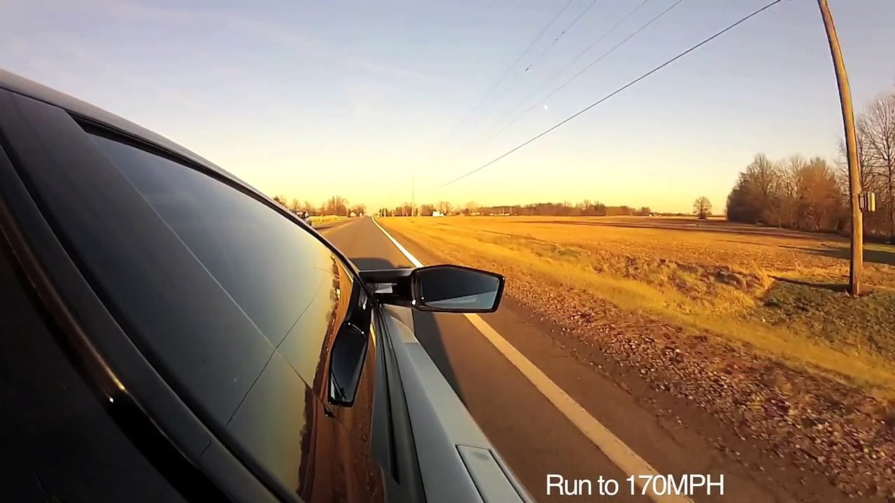 Hot Chick Flying In Murcielago LP670-SV