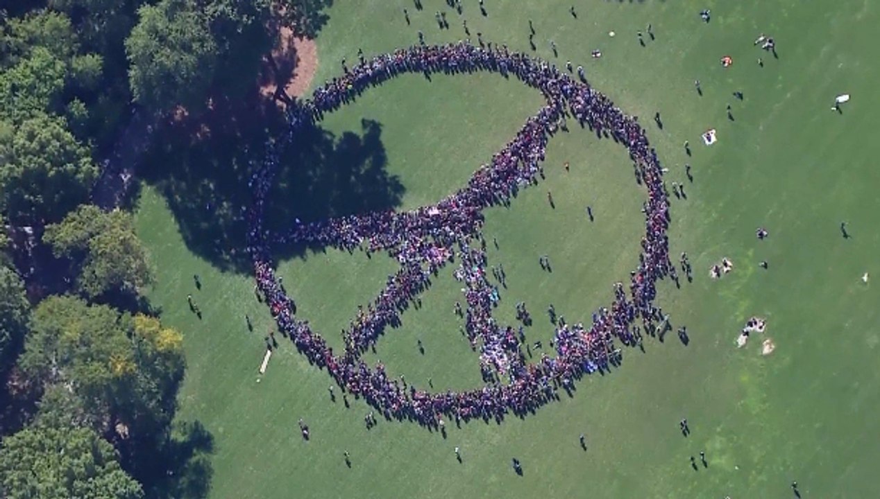 Un signe de paix géant en hommage à Lennon