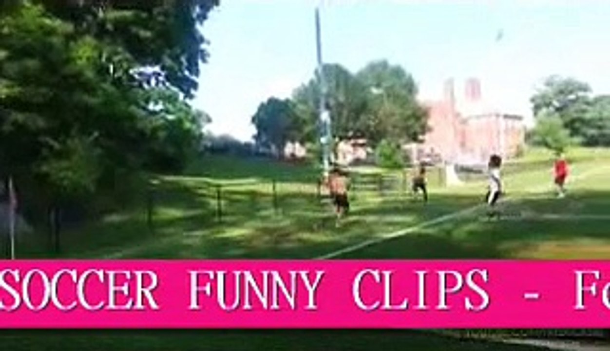 Best Football Funny Moments - Blinder
