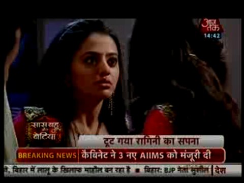 Ragini ne Badle ki Aag main Maar diya Swara Ko chaaku Jis se Swara hui Lohi Luhan - 7th October 2015 - Swaragini
