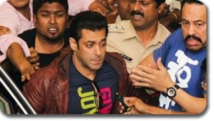 Salman Khan ROBBED By Group Of Girls @ Bandra Night Club