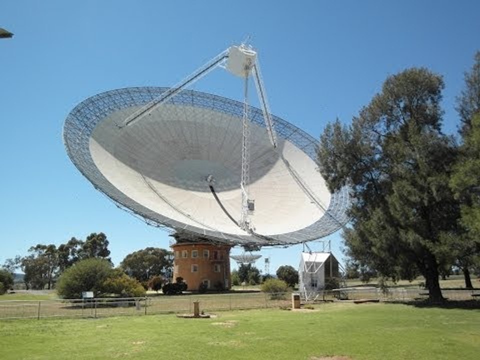 EEVblog #537 - Square Kilometre Array Phase Array Feed Prototype