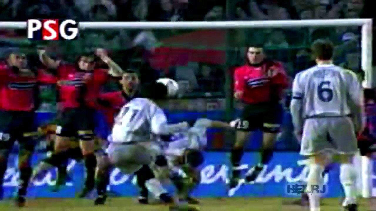 Ronaldinho ● Top 10 Free Kicks Ever
