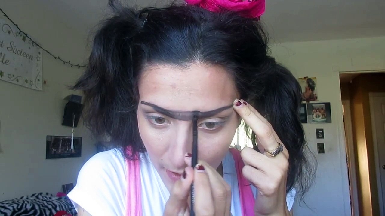 Halloween Costume/Make up Tutorial: HEY ARNOLDS HELGA
