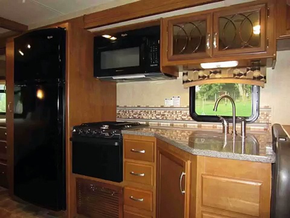 2015 Thor Motor Coach Chateau Super C 33SW Class C RV For Sale in Victoria, British Columbia