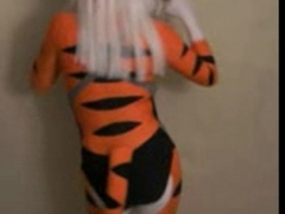 Miharu's Swimsuit Dance