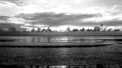 Море, тучи, рыбаки. ( МОНОХРОМ )