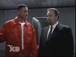 HOMBRES DE NEGRO "LA PEQUEÑA TIFFANY" LATINO