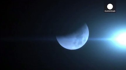 Eclipse de  super-lune    la lune en rouge et noir (2)