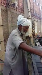 Must watch this video before giving vote to PMLN in NA-122 please share too