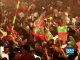 PTI Okara Jalsa : Girl reaches on stage to get selfie with Imran Khan