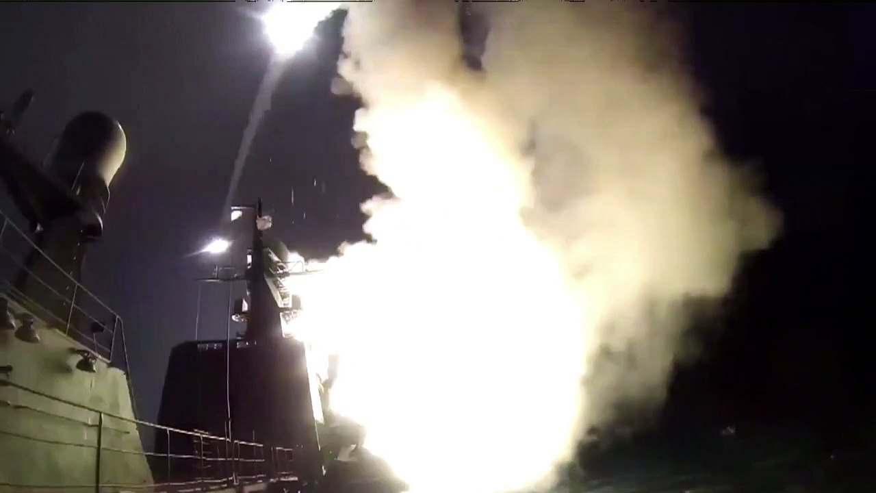 Navios russos lançam misseis na Síria