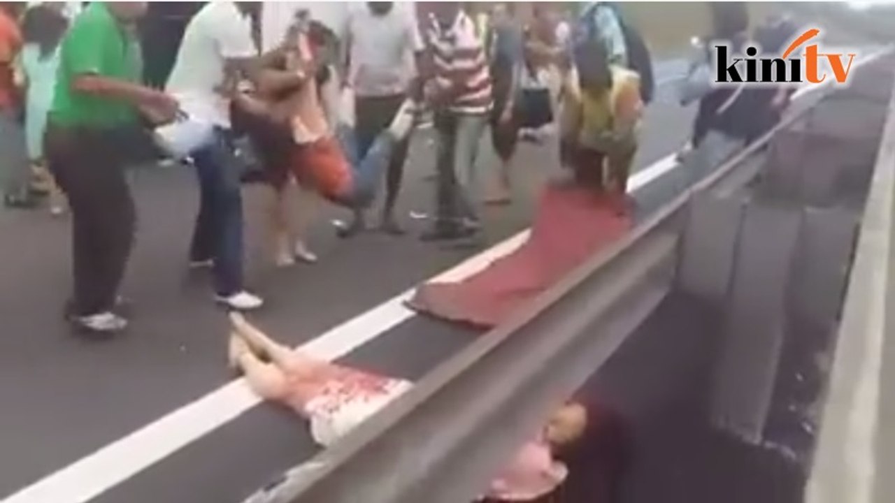 Empat termasuk 3 pelancong China terbunuh dalam nahas bas