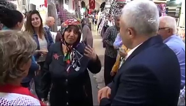 TUNCAY ÖZKAN MARAŞ'TA AKP'Lİ SEÇMENİ BÖYLE İKNA ETTİ...