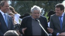 Mujica acompaña a Scioli en últimos días de campaña por Presidencia argentina_